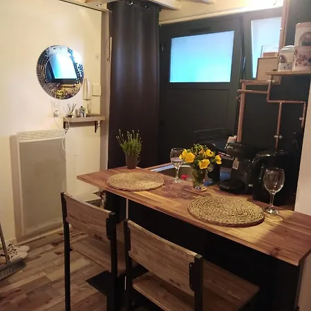 Apartman Atelier Numero 5, Loft Industriel Cosy Centre Troyes
